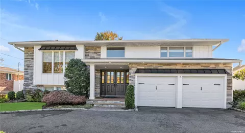 7 Schuyler Dr, Jericho, NY 11753