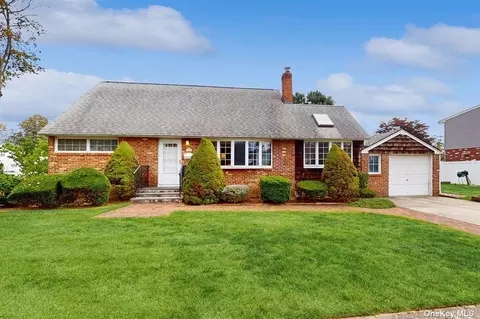 2839 Clarendon Rd, Oceanside, NY 11572