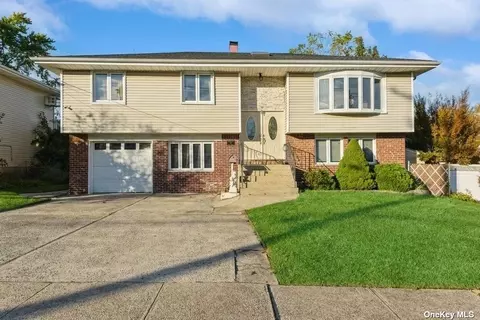 6 Edna Ave, Bethpage, NY 11714