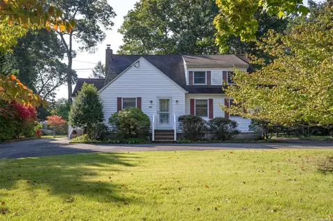 94 Brooksite Dr # A, Smithtown, NY 11787