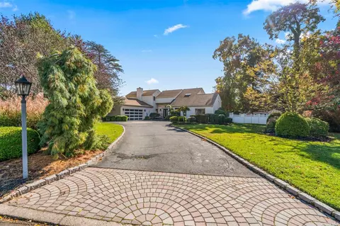 12 Josephine Ln, East Islip, NY 11730