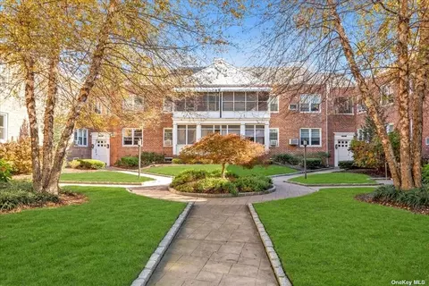 1367 Broadway #B-10, Hewlett, NY 11557
