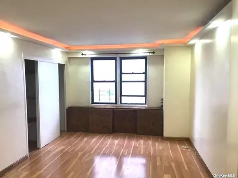 42-55 Colden St #9M, Flushing, NY 11355