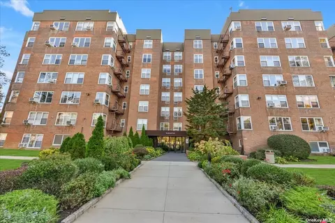 18-70 211 St #4A, Bayside, NY 11360