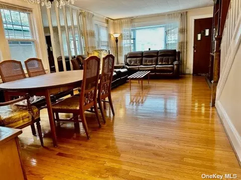 80-24 160th St, Jamaica Hills, NY 11432