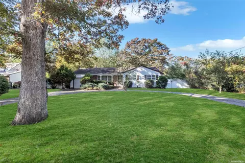 84 Elmhurst Ave, Medford, NY 11763