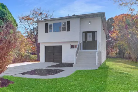 456 Spur Dr N, Bay Shore, NY 11706