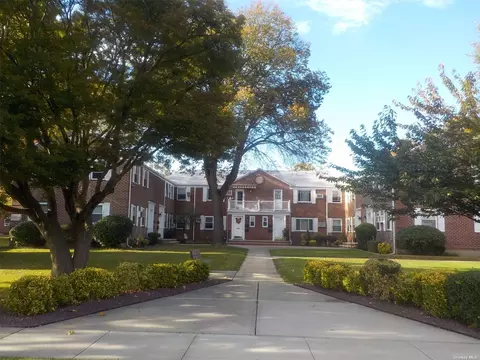 260-09 Union Tpke #2ND, Glen Oaks, NY 11004