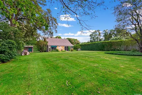 88 Pantigo Rd, East Hampton, NY 11937