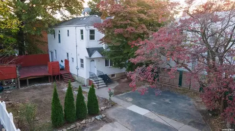 66-26 53rd Rd, Maspeth, NY 11378