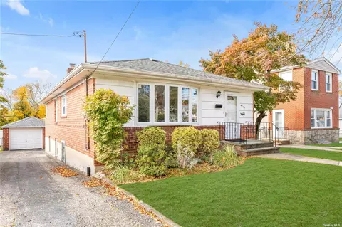 47-08 248th St, Little Neck, NY 11362