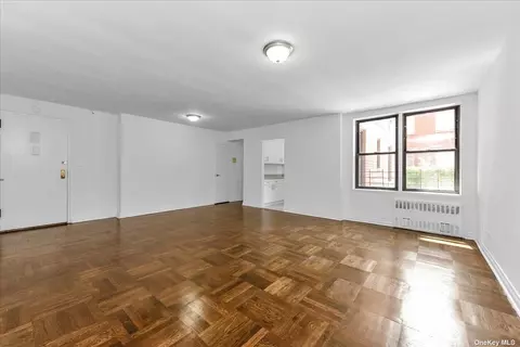 1040 Neilson St #1H, Far Rockaway, NY 11691