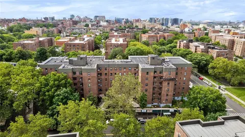 29-30 137 St #5C, Flushing, NY 11354