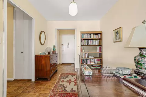 70-25 Yellowstone Blvd #15X, Forest Hills, NY 11375