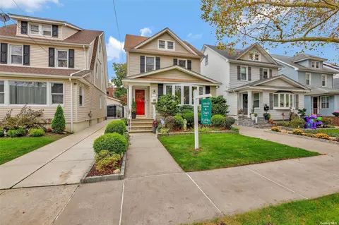 92-19 241st St, Bellerose, NY 11426