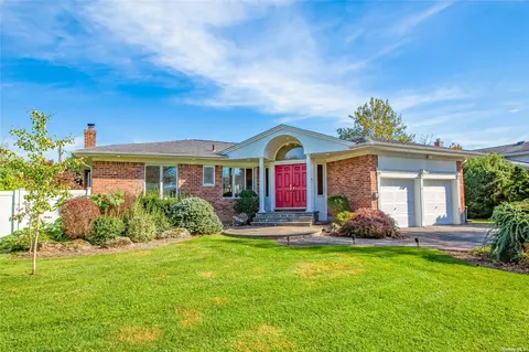14 Yates Ln, Jericho, NY 11753