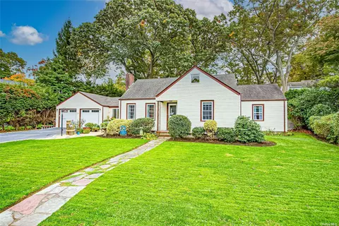 233 Fillmore St, Centerport, NY 11721