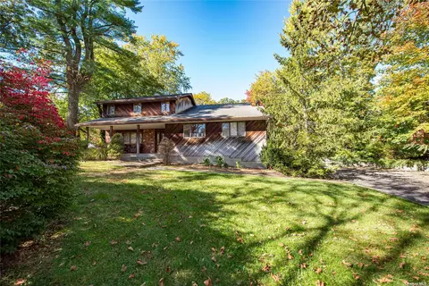 16 Millet St, Dix Hills, NY 11746