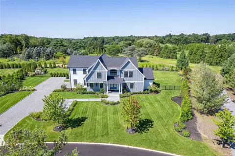 515 Royalton Row, Mattituck, NY 11952