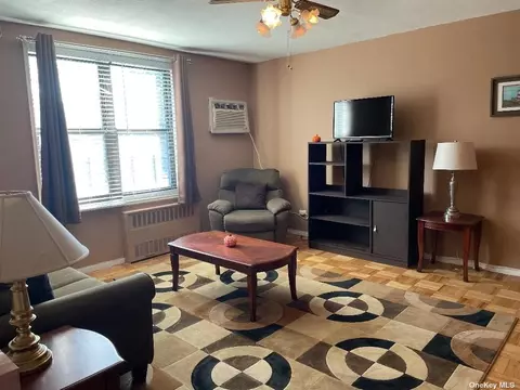 209-10 41st Ave #1E, Bayside, NY 11361