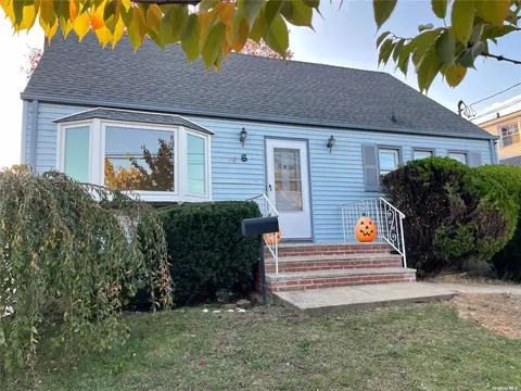 6 Lenox Pl, Freeport, NY 11520
