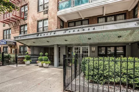 37-30 73 St #1H, Jackson Heights, NY 11372
