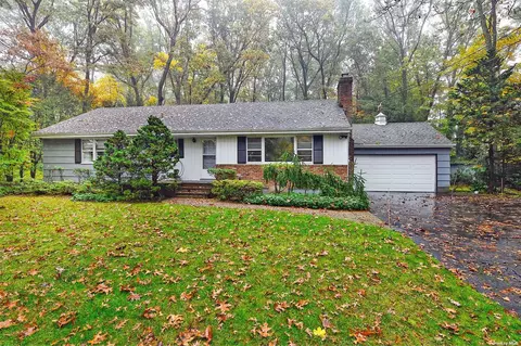 639 Caledonia Rd, Dix Hills, NY 11746
