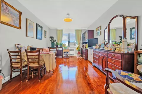 25-40 Union St #2C, Flushing, NY 11354