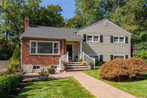 580 Park Ave, Huntington, NY 11743