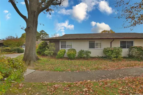 56 Feller Dr #56, Central Islip, NY 11722