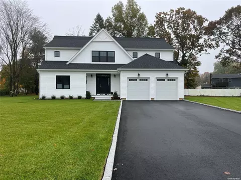 1 Jilland Ct, East Northport, NY 11731