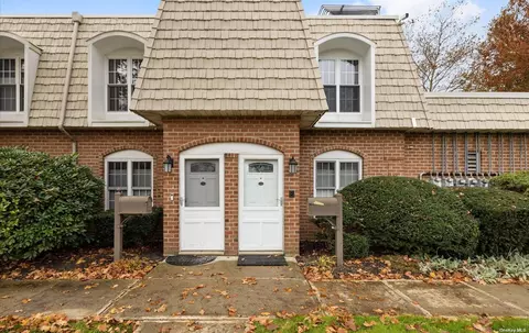 175 Main Ave #119, Wheatley Heights, NY 11798