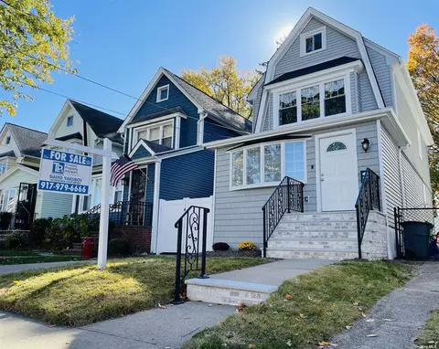 71-28 Manse St, Forest Hills, NY 11375
