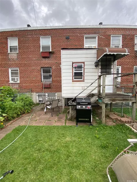 12-23 118th St, College Point, NY 11356