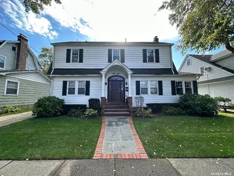 58 Park Ave, Port Washington, NY 11050