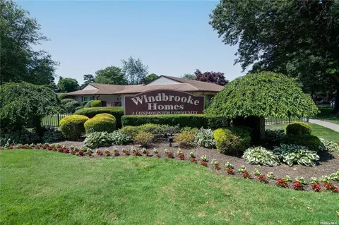 308 Feller Dr #308, Central Islip, NY 11722