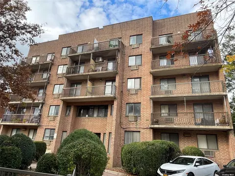 147-45 Barclay Ave #4D, Flushing, NY 11355