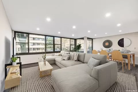 7-04 166th St #3B, Beechhurst, NY 11357