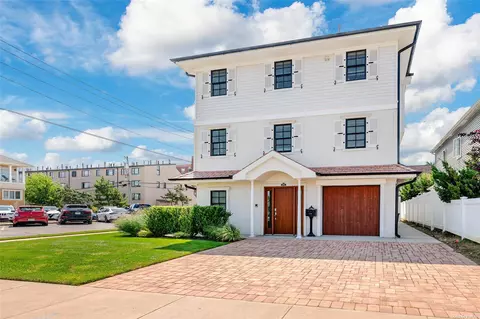 404 W Penn St, Long Beach, NY 11561