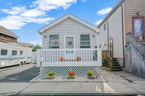 149 Barbara Rd, Bellmore, NY 11710