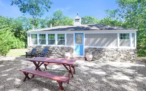 136 Washington Heights Ave, Hampton Bays, NY 11946