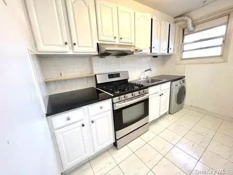 220-67 73 Ave #1, Bayside, NY 11364