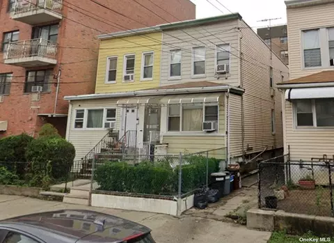 31-19 137th St, Flushing, NY 11354