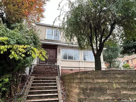 3037 Richmond Rd, Staten Island, NY 10306