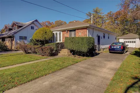 569 Northern Pkwy, Uniondale, NY 11553