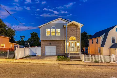 250 Holland Ave, Elmont, NY 11003