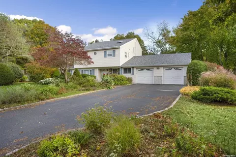 1 Udell Way, East Northport, NY 11731