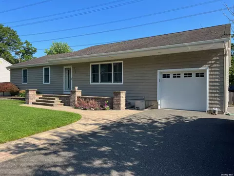 510 Michigan St, Ronkonkoma, NY 11779