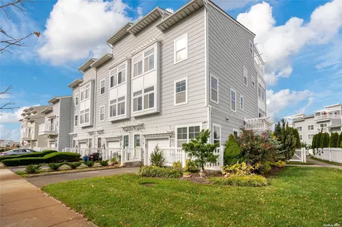 66-02 Seaspray Ave, Arverne, NY 11692
