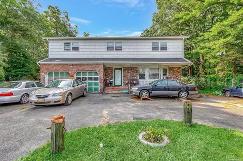 782 Candlewood Rd, Bay Shore, NY 11706